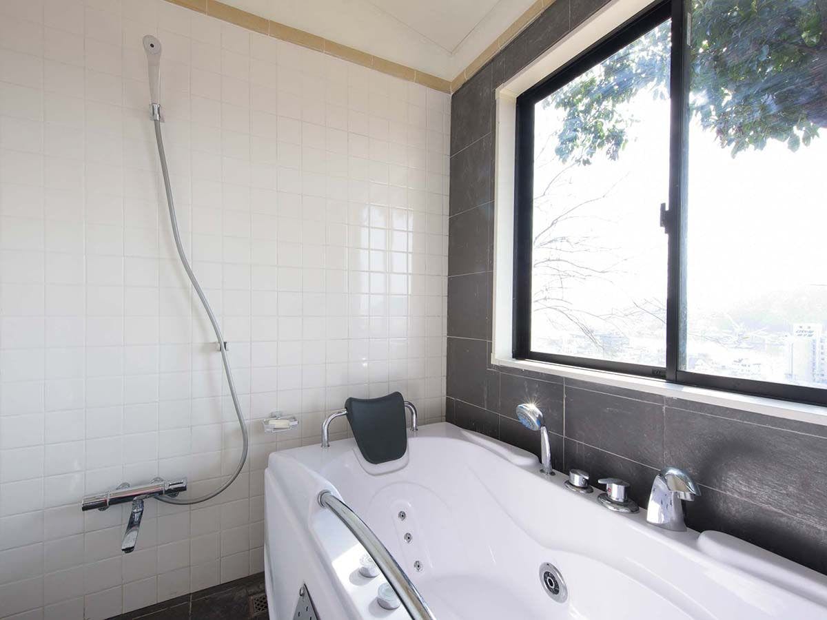 ・広々ゆったり設計のバスルーム