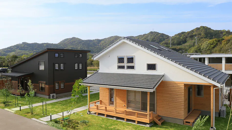 SHARES Laguna Gamagori