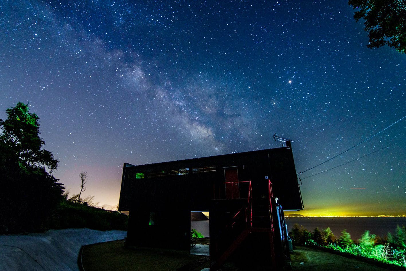 瀬戸内海の絶景と満点の星空に癒される