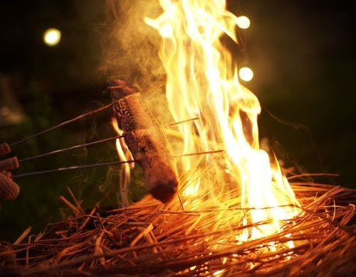 カツオの藁焼き。藁の煙と炎で炙る絶品鰹！