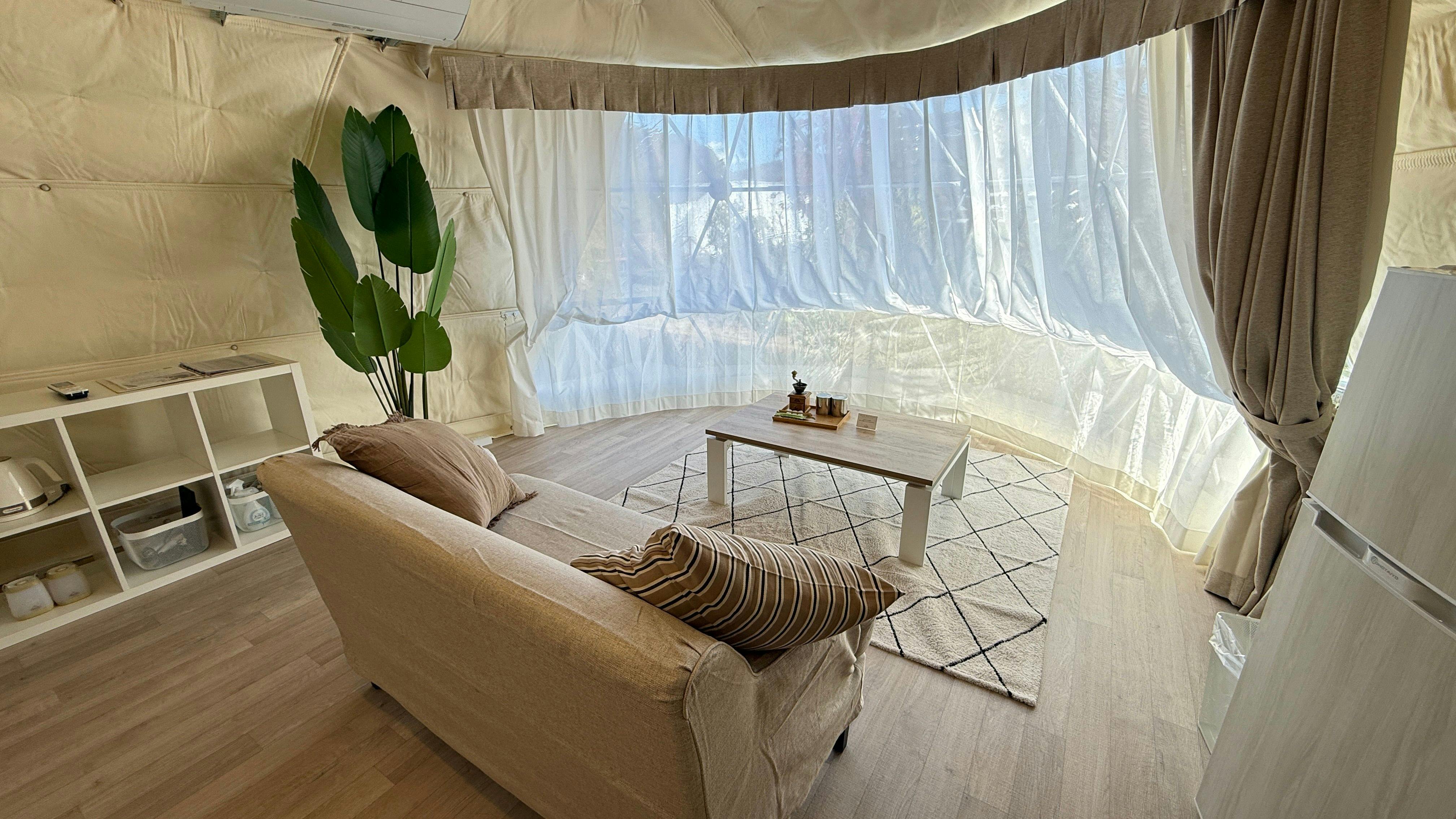 オーバルドームテント