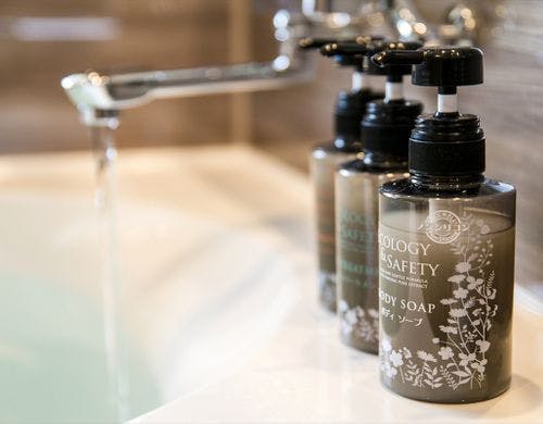 【客室一例/バスルーム備品】