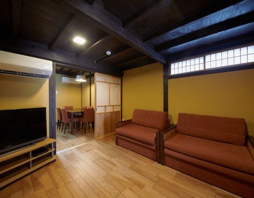 八幡参道みやけ棟2階和室