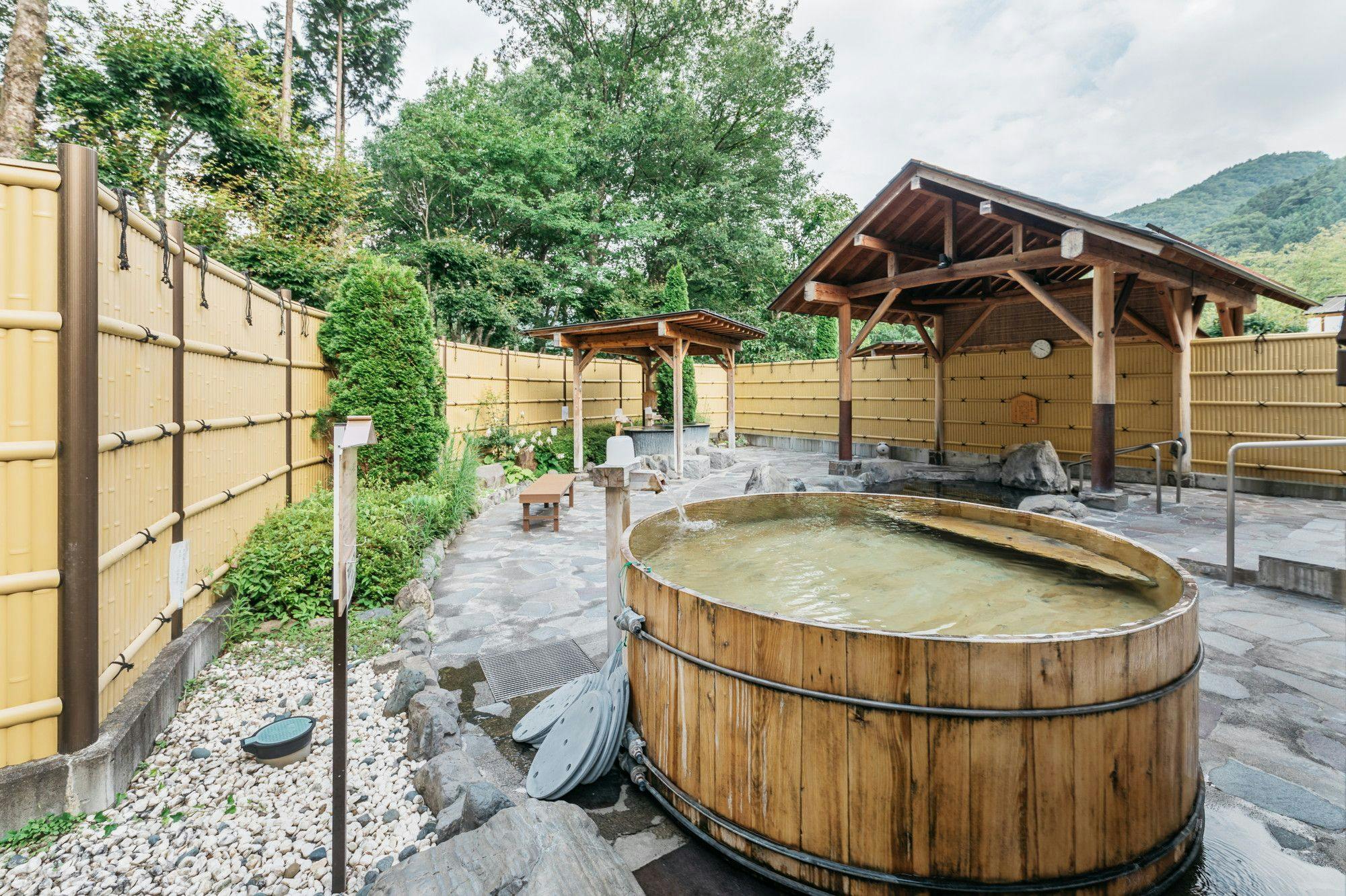 【日帰り温泉】村営温泉施設"小菅の湯″