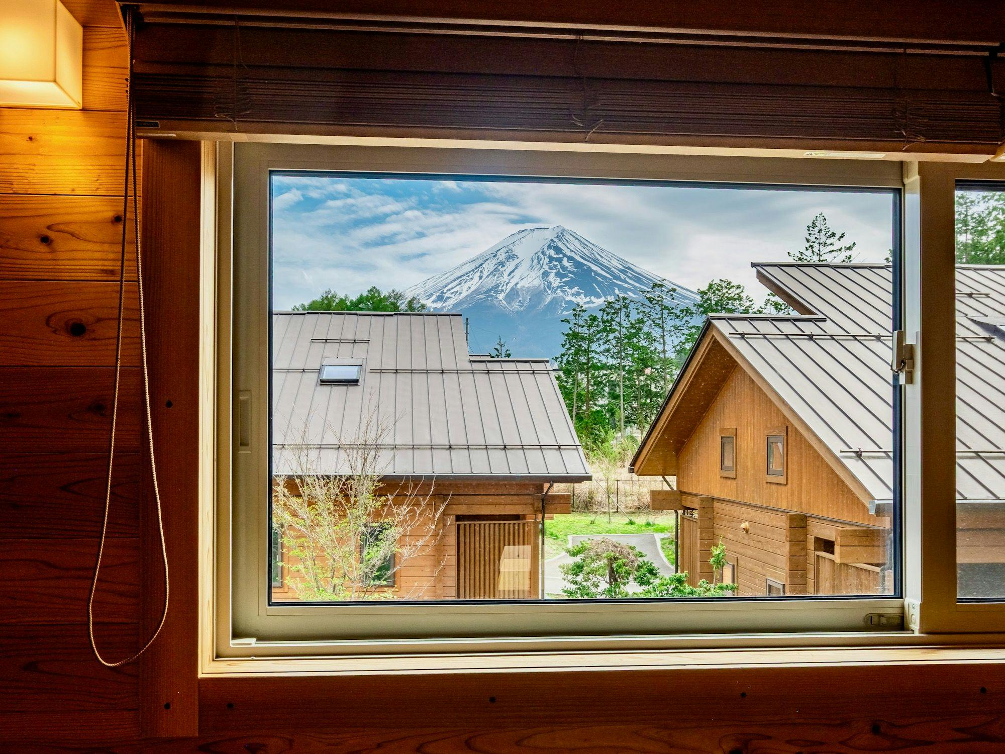 2階窓から見える富士山
