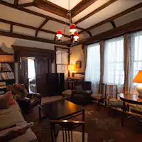 エントエランスホールに続く25平米の客間