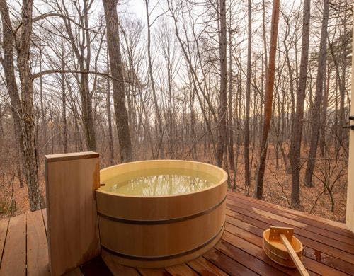 離れ　ヒノキ風呂