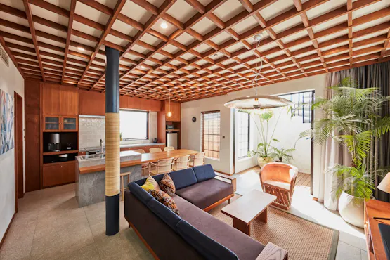 SORA SUITE พร้อมห้องนั่งเล่นและห้องครัวที่มีระเบียงกว้างขวาง