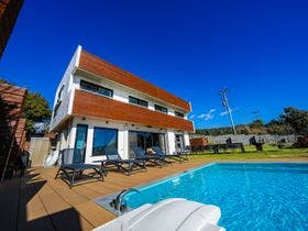 【神奈川県横須賀・三浦の貸別荘・コテージ】MOROISOSO-サウナ＆温水プール付きラグジュアリーヴィラ