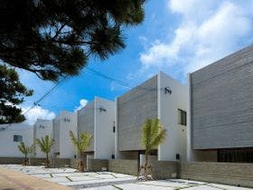 ＶＩＬＬＡ　ＶＡＬＩＯＳＡ　ＯＮ　ＴＨＥ　ＢＥＡＣＨ