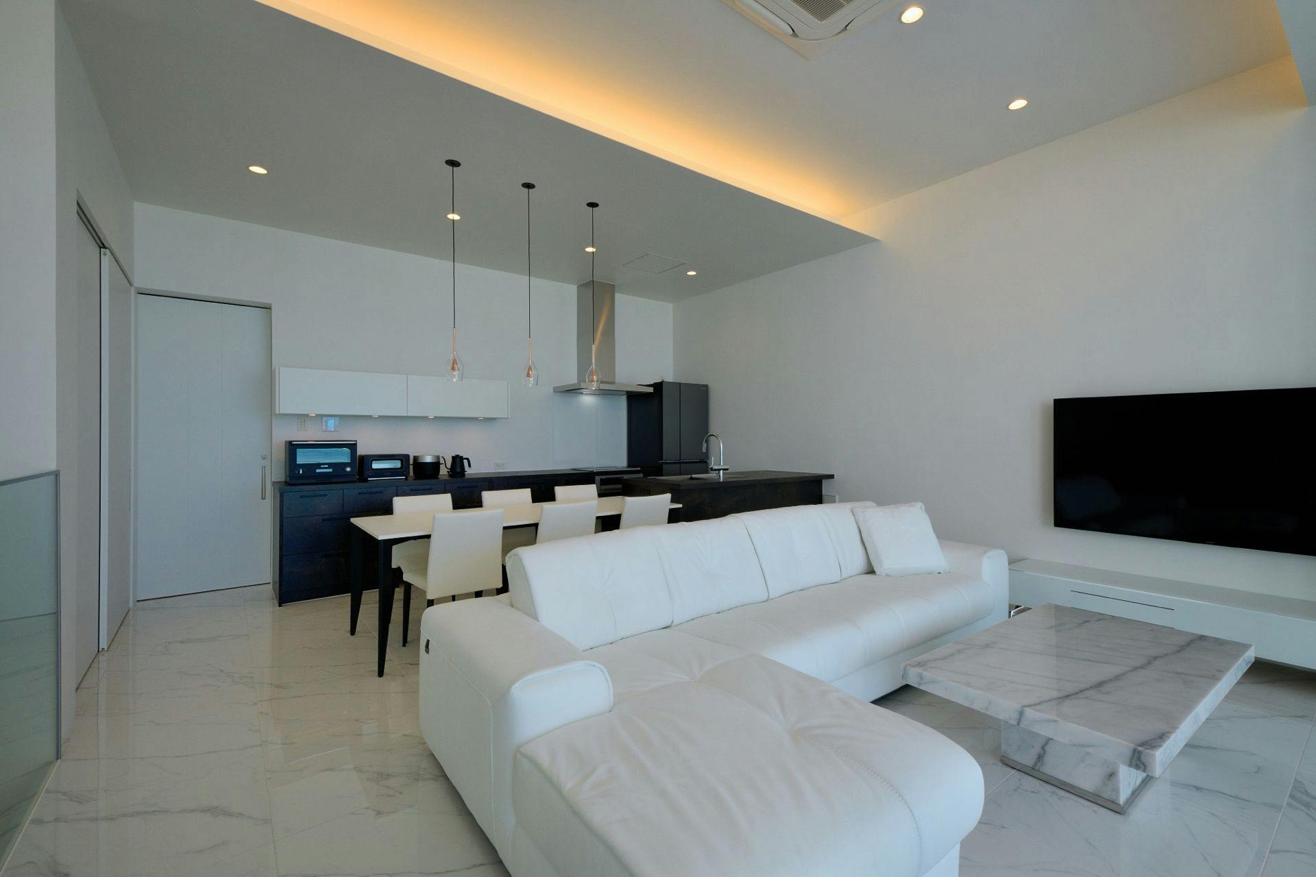 VILLA VALIOSA ON THE BEACH