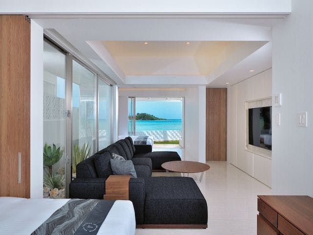 VILLA VALIOSA ON THE BEACH