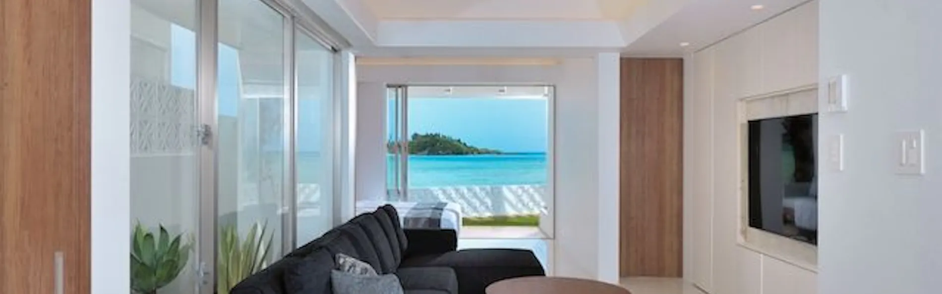 VILLA VALIOSA ON THE BEACH