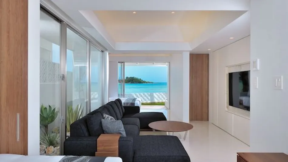 VILLA VALIOSA ON THE BEACH