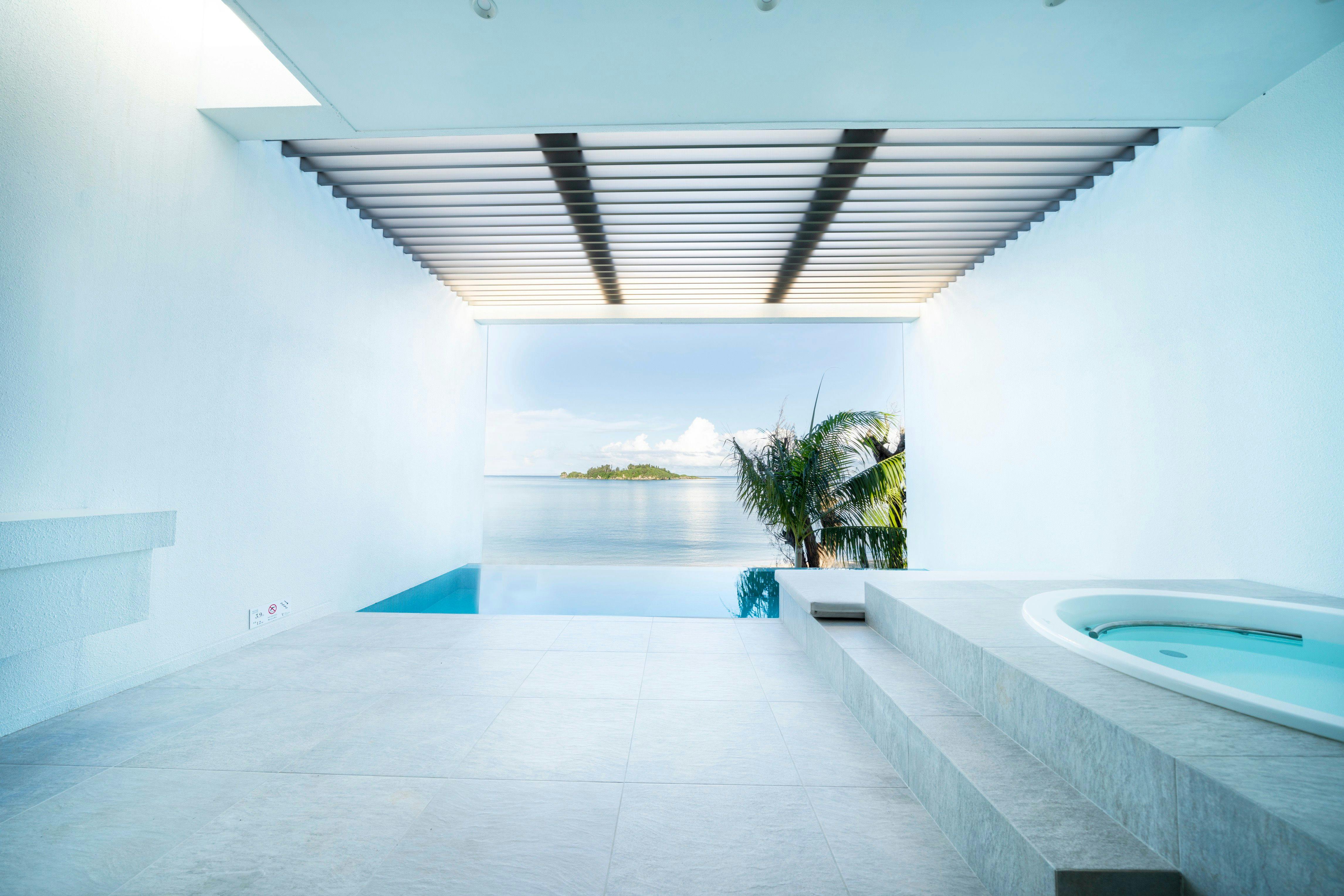 VILLA VALIOSA ON THE BEACH