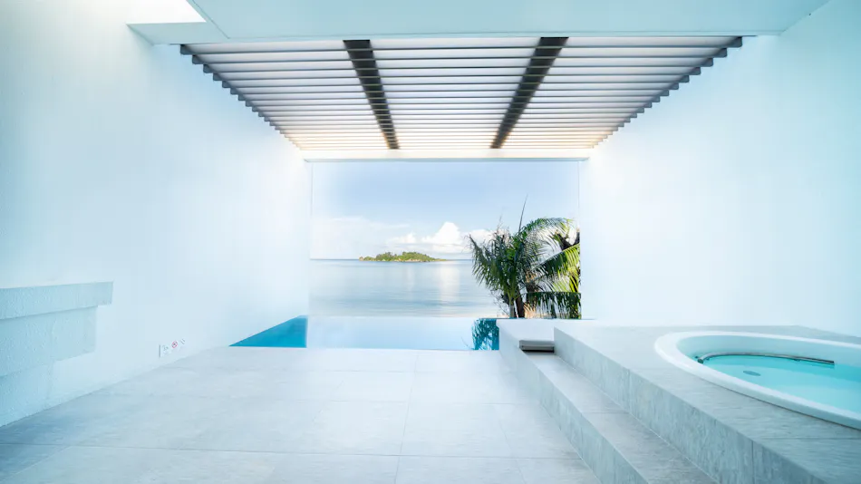 VILLA VALIOSA ON THE BEACH