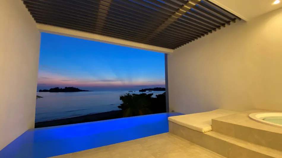 VILLA VALIOSA ON THE BEACH