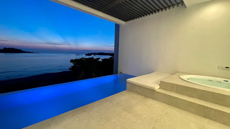 VILLA VALIOSA ON THE BEACH