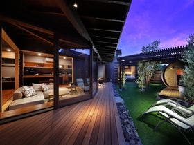 �y��t��:�َR�E��[���z����