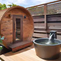 バレルサウナと水風呂