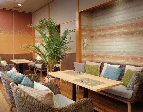 ゆったりした広めのソファー