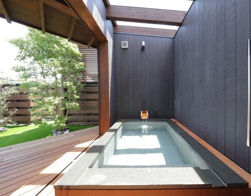 天然温泉露天風呂