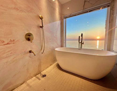 Room2のバスルームです。