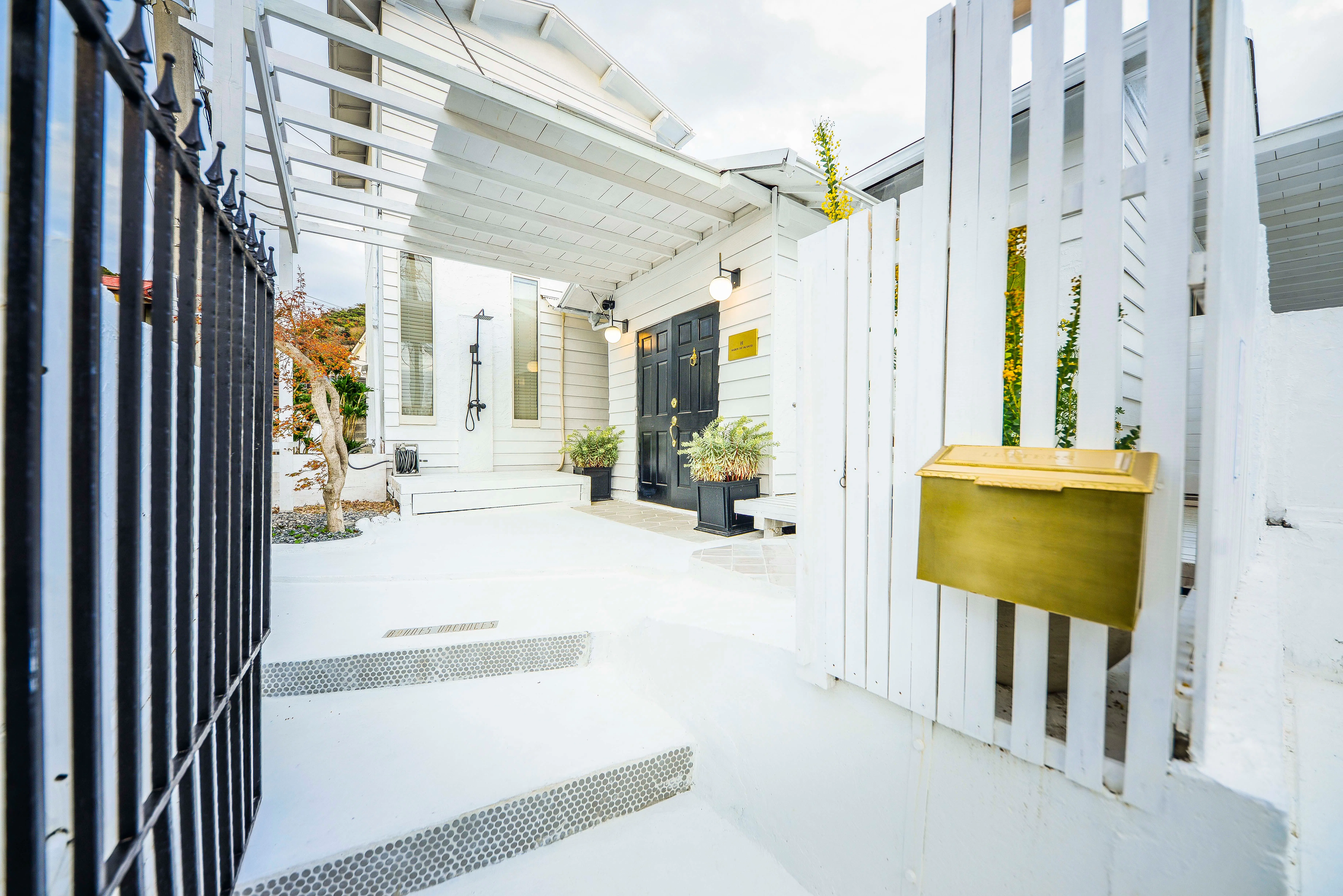 バカンスの入り口となる門をあけると