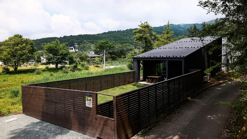Beds and Dog Run - Yamanakako