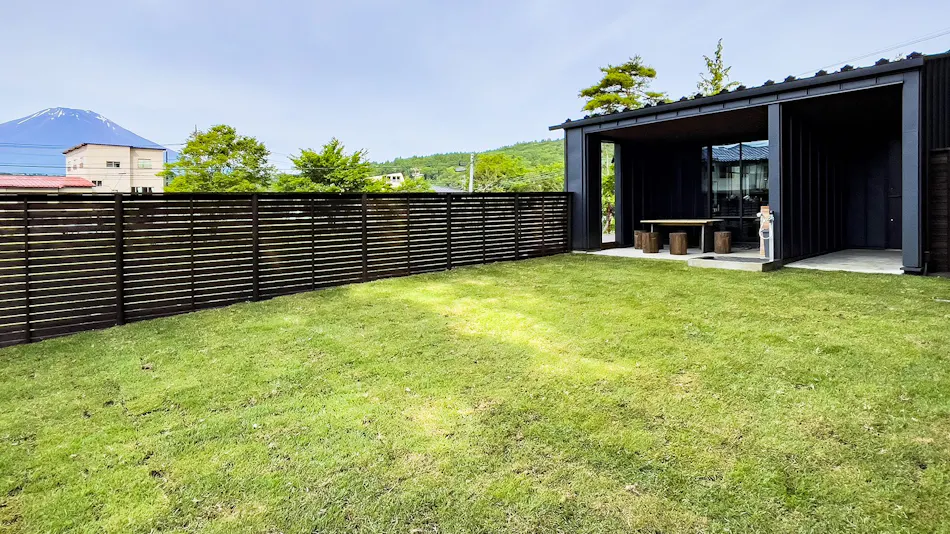 Beds and Dog Run - Yamanakako