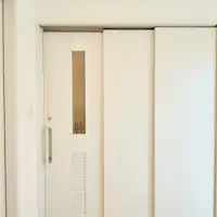 トイレ:車いすの方も使いやすい引き戸です