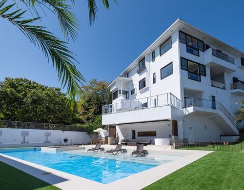 宿泊棟＋サウナ棟＋プールガーデン