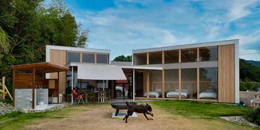Dog Villa Holoholo