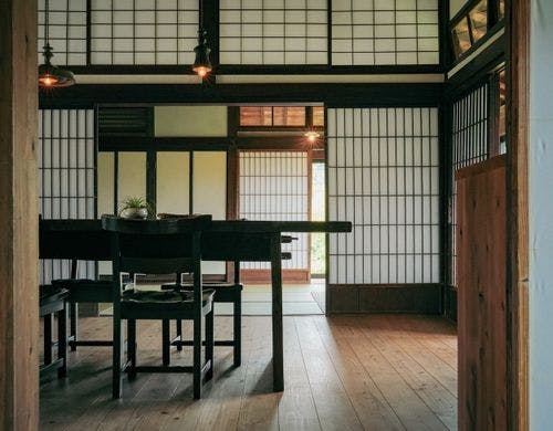 玄関からダイニング・和室