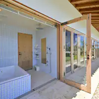 広々としたバスルーム