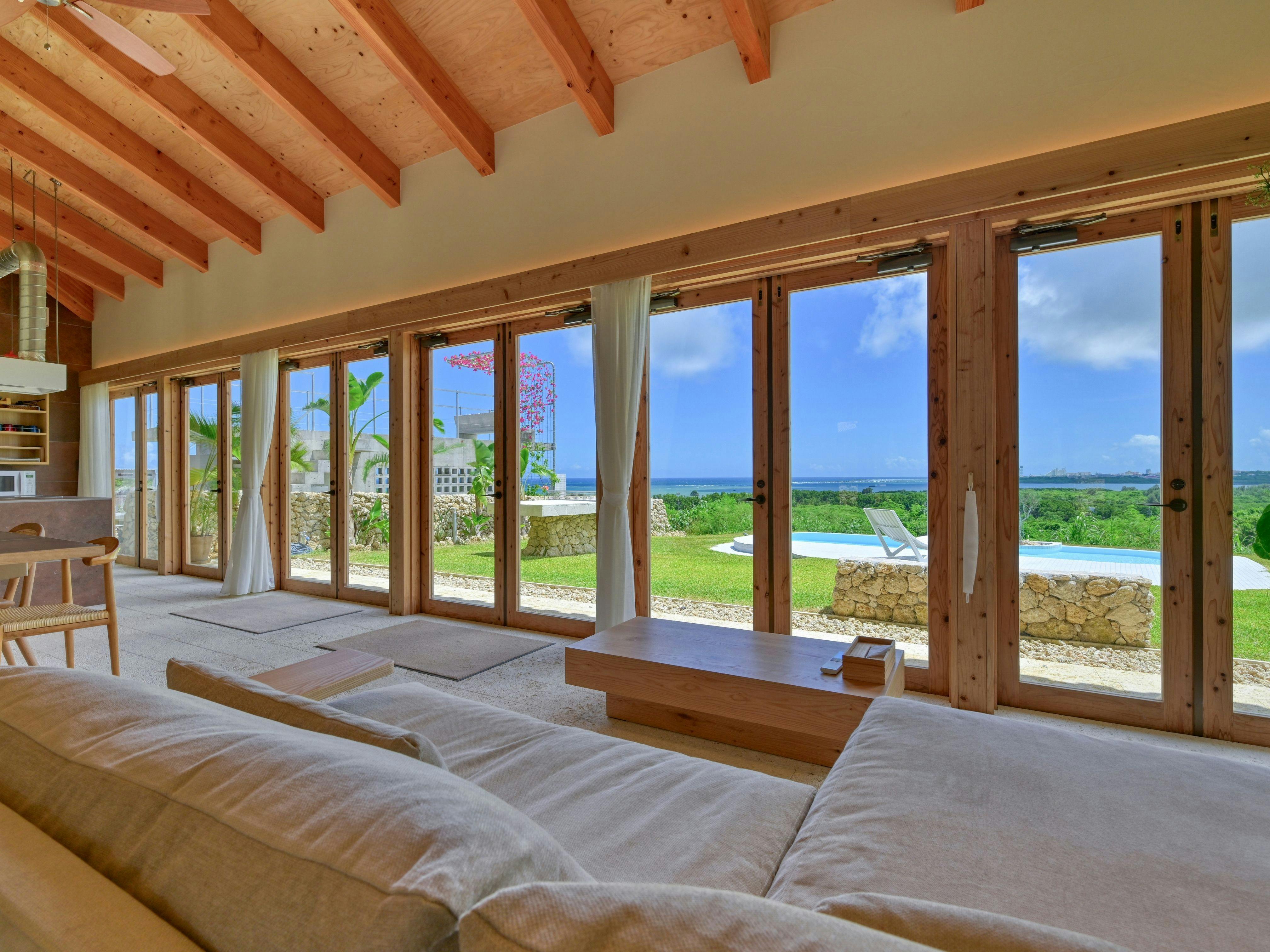 大きな窓のあるリビング