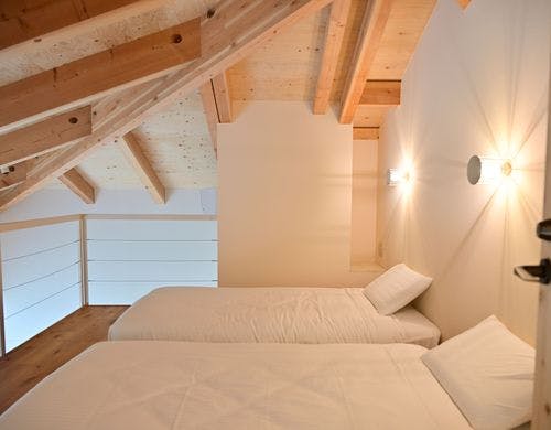 ロフトの快適な寝室