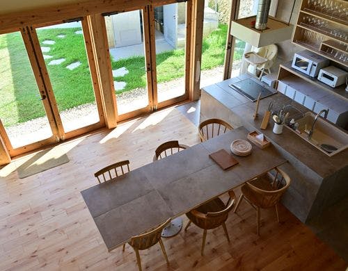 広々としたダイニングエリア