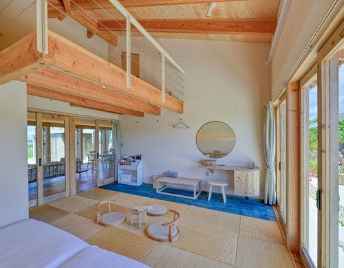 広々としたリビングとロフト