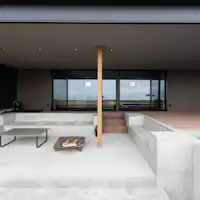 焚き火スペースはコンクリート地になります