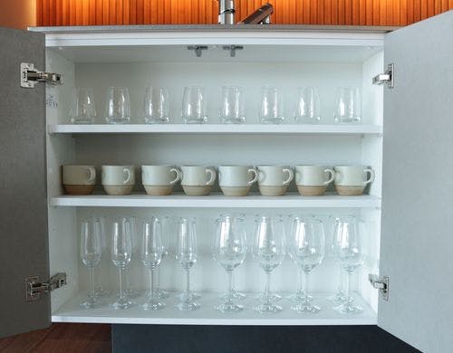 グラスは割れないものを使用しています。