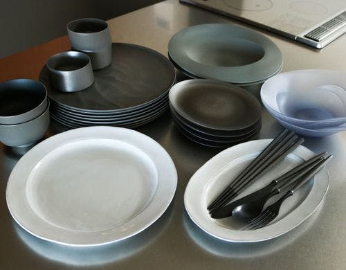 お皿も取り揃えていますので持参不要です。