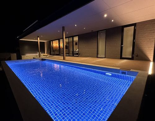 ダブルベッド２台のお部屋が二つございます