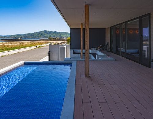 焚き火・BBQ・プールを楽しめます。