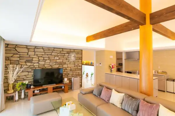 พื้นที่ห้องนั่งเล่นกว้างขวาง การสนทนาก็จะสนุกสนานมากขึ้น