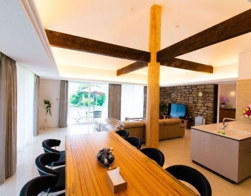 STARSUITE棟の寝室広々としたセミダブル