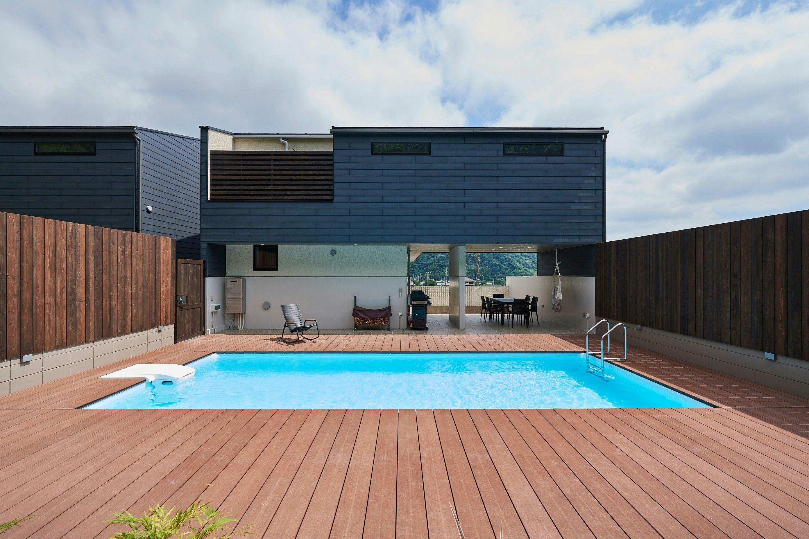 Refwind A棟プール