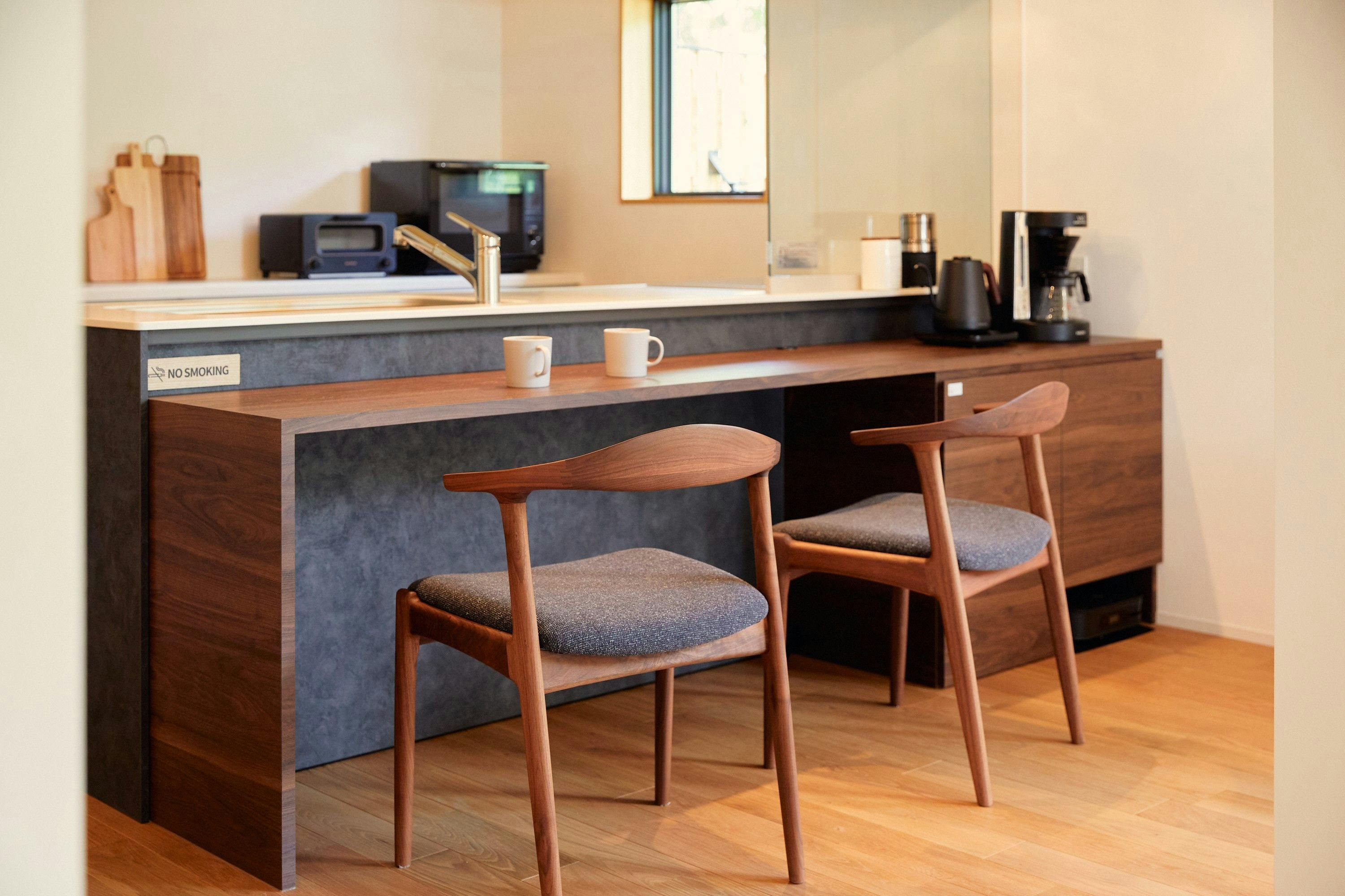 เรามีเมล็ดกาแฟ เครื่องบดกาแฟ และเครื่องชงกาแฟให้บริการ