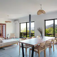 ・【リビング】すぐそこに自然が広がる空間