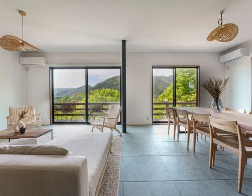 ・【リビング】自然と調和する開放的な空間